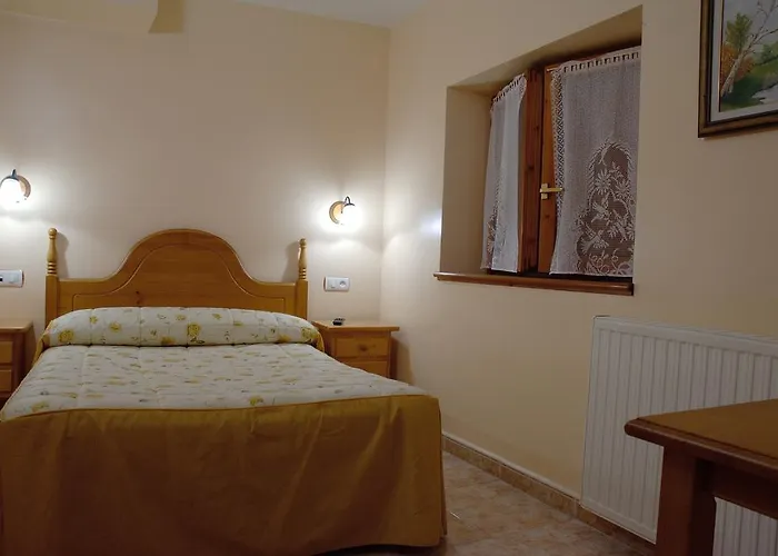 Hostel Refugio Lucien Briet Torla